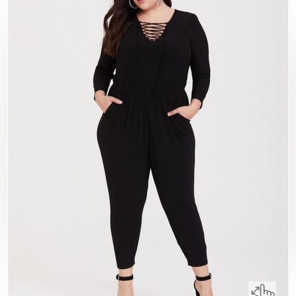 NWT Torrid Black Crepe Lace-Up Jumpsuit size 2 X - Picture 1 of 10